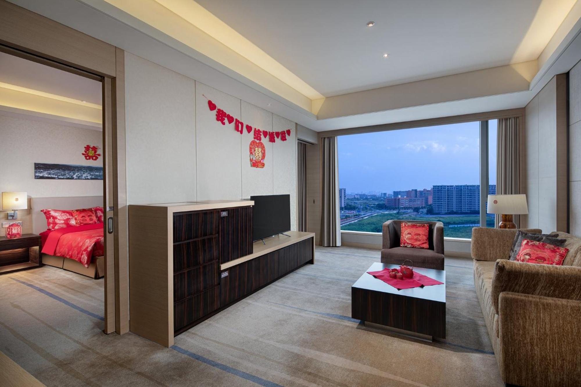 Crowne Plaza Guangzhou Huadu, An Ihg Hotel - Free Shuttle Bus To Baiyun Airport Exterior photo